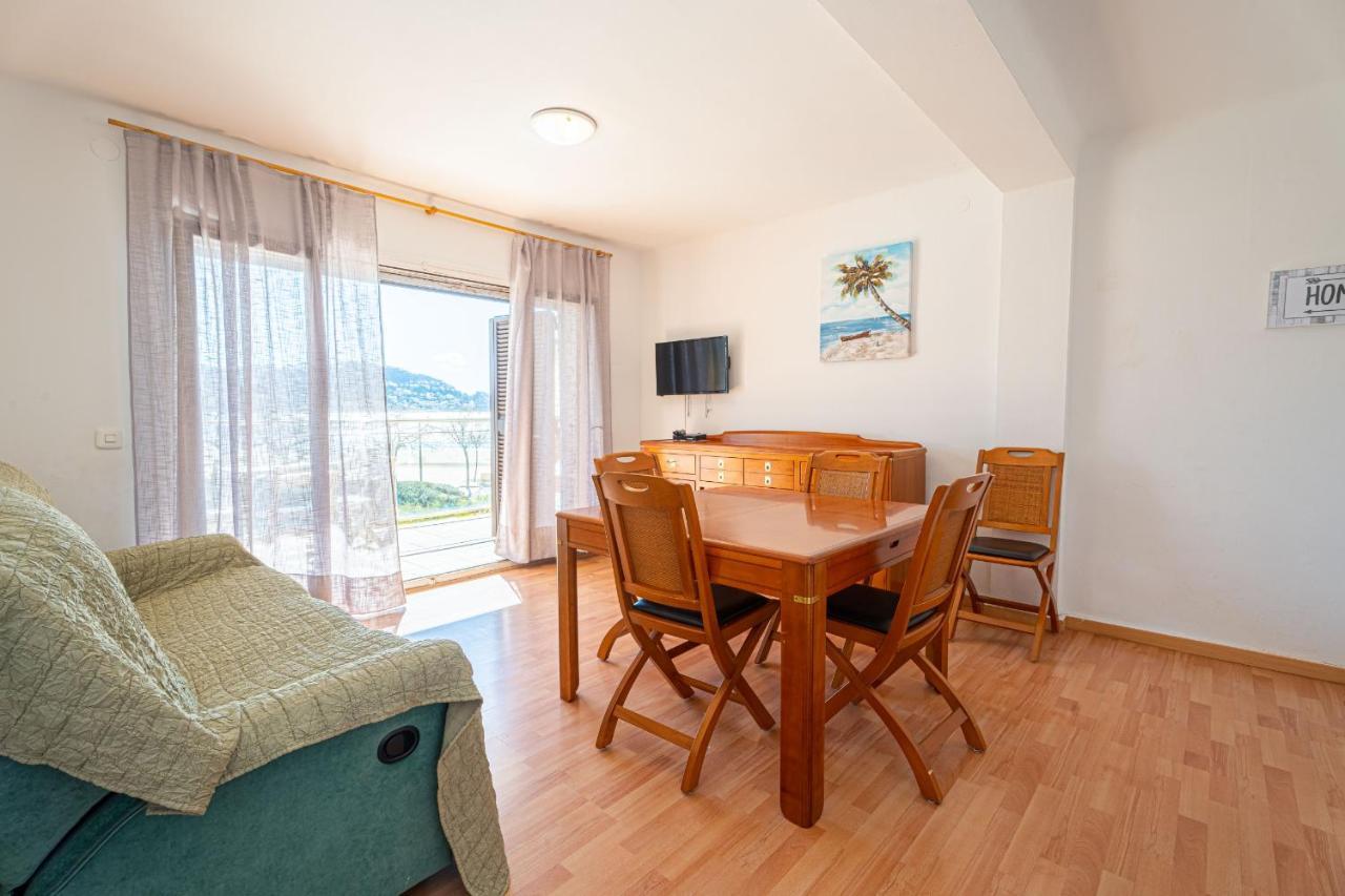 Apartamento Rhodes Vista Al Mar Apartment Roses Bagian luar foto